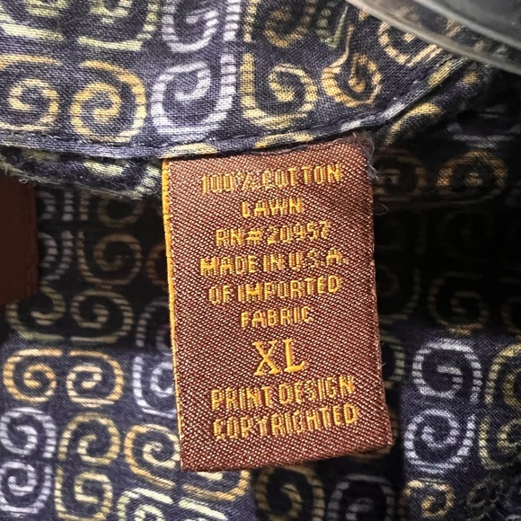 Tori Richard High End casual button front shirt. Size XL - Picture 5 of 6